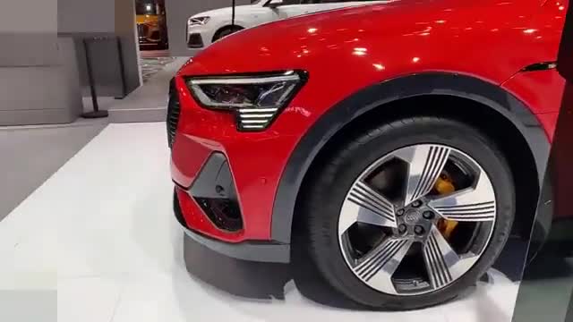 视频：2021款奥迪e-tronSportback实拍，近距离了解后买不买看着办