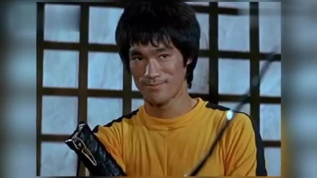 李小龙在美国好莱坞展示中国功夫虎鹤双形 为您推荐: 论电影,成龙力