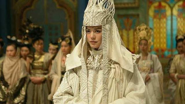 西游记西游伏妖篇中姚晨饰演的九宫真主是金翅大鹏鸟的化身