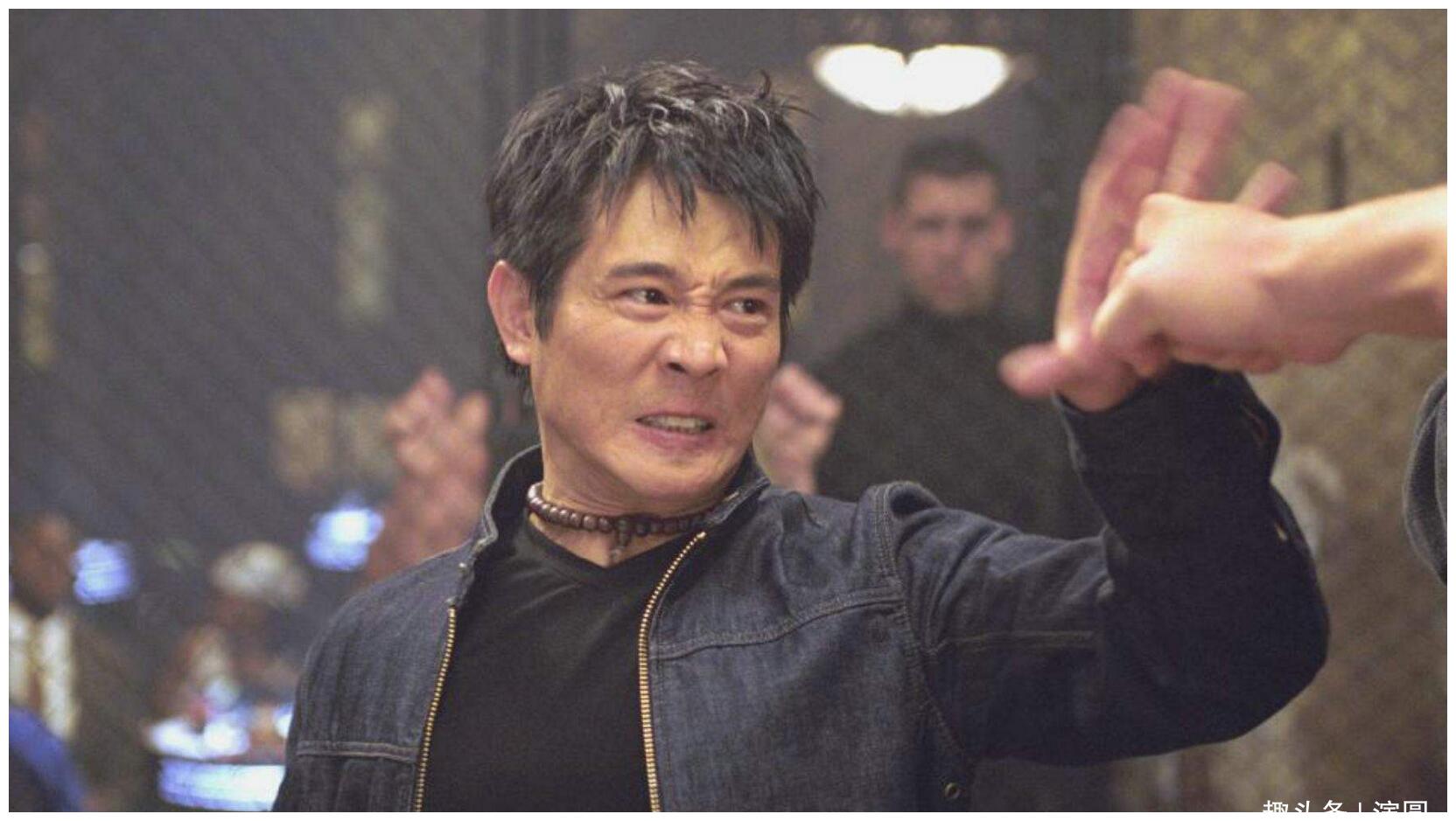 大家呈现了最真实的影片画面,但是却对其他演员造成了身体上的痛苦,在