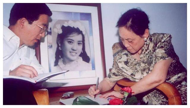 她是蝴蝶的女儿年纪轻轻嫁给大她50岁的人晚年一人在寺庙病逝