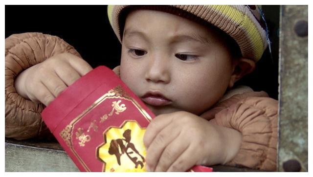 过年如何给孩子包红包？高情商家长的做法，才不会引起矛盾休闲区蓝鸢梦想 - Www.slyday.coM