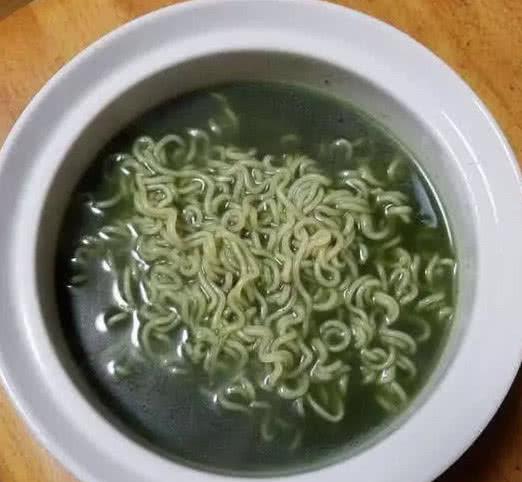 最后要是我的这个就是绿色的泡面了,泡面我们都常吃,各种口味儿的也都