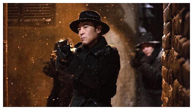 电影《悬崖之上》:朱亚文的脱口而出,让人痛心休闲区蓝鸢梦想 - Www.slyday.coM 电影《悬崖之上》:朱亚文的脱口而出,让人痛心休闲区蓝鸢梦想 - Www.slyday.coM