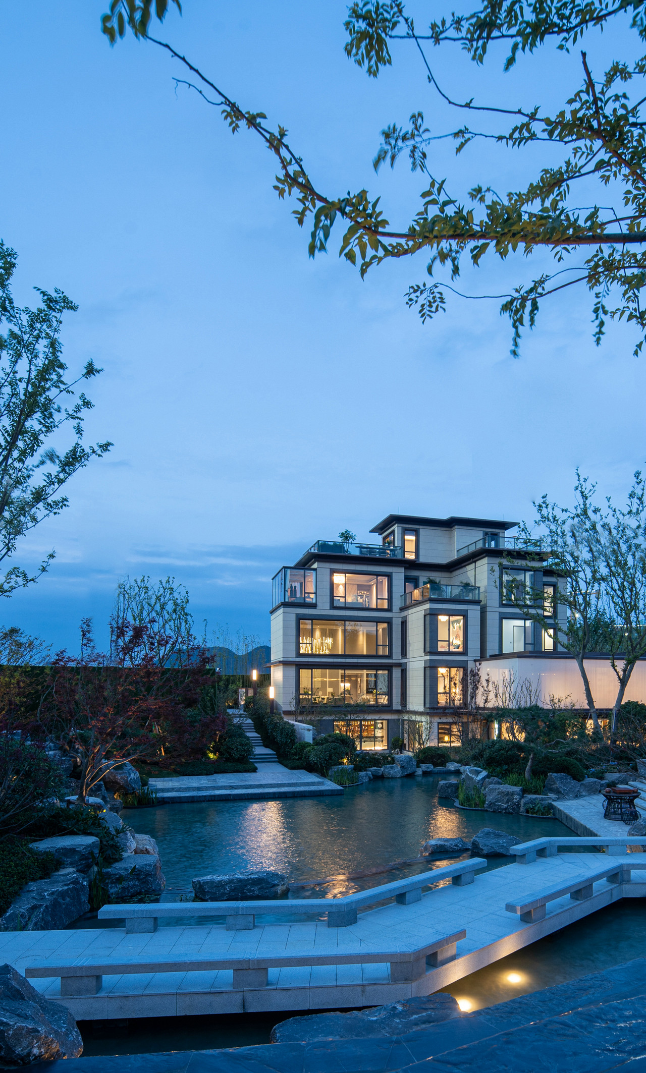 环球视野丨则灵艺术455㎡湖山原著别墅,愉悦的生活范