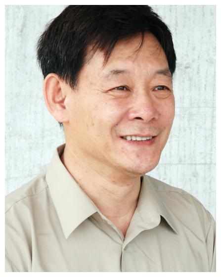 在这种情况下,李光复从来没有为吃住发过愁.