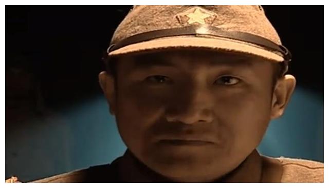 亮剑:同样是说服朱子明,老版山本靠嘴,你看新版山本拿出了啥?