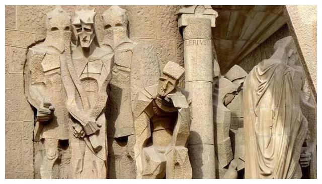 盖了136年终于要完工！结果被曝是“违章建筑”，罚款近3亿元休闲区蓝鸢梦想 - Www.slyday.coM