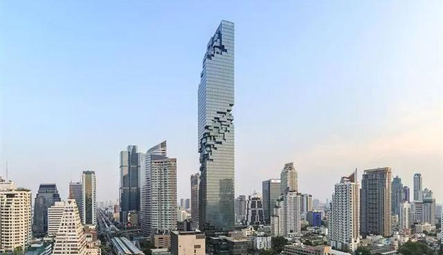 泰国最有争议的大楼，白天像个烂尾楼，夜晚却“消失”让游客惊艳休闲区蓝鸢梦想 - Www.slyday.coM