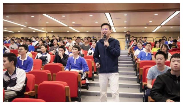 95后大学生辞职信火了，原因很是嚣张，老板看后觉得自己欠员工的休闲区蓝鸢梦想 - Www.slyday.coM