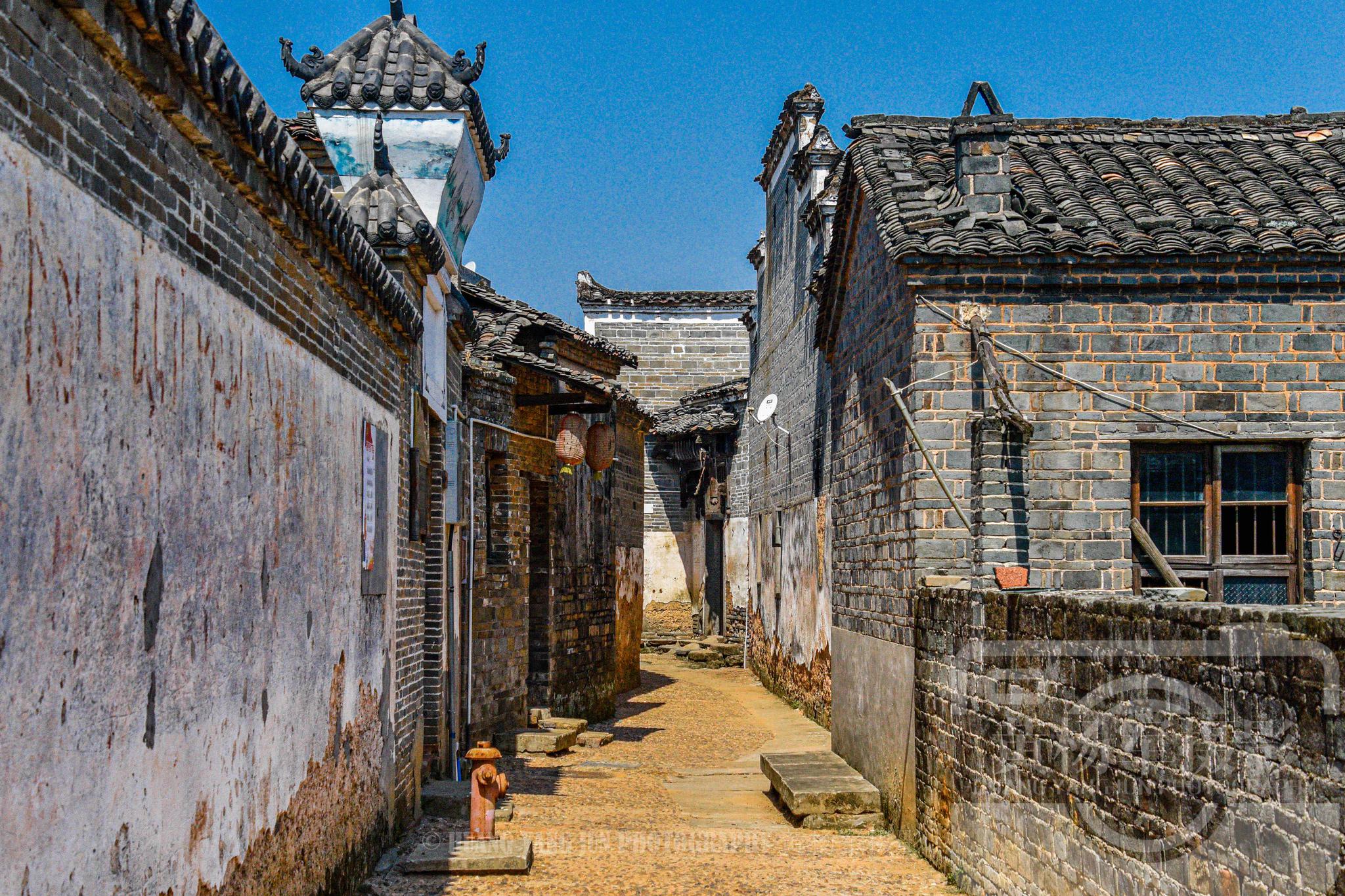 江西吉水县燕坊古村 蓝天下的明清古建筑古韵浓郁 还有古樟树林 高清图集 新浪网