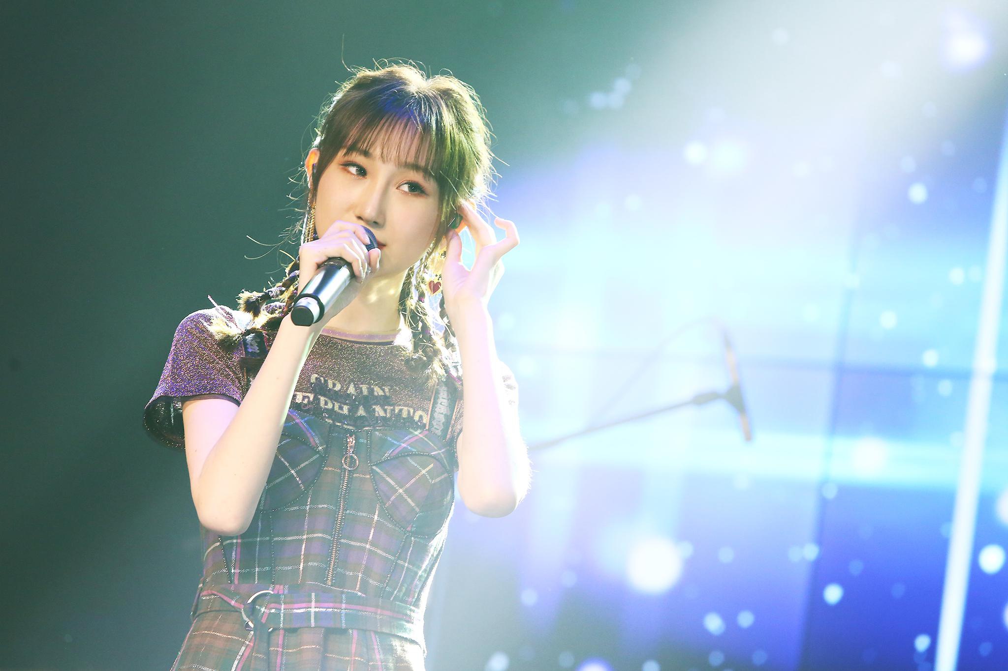 陈雪凝在深圳过生日新歌望穿秋水首唱惊喜满满