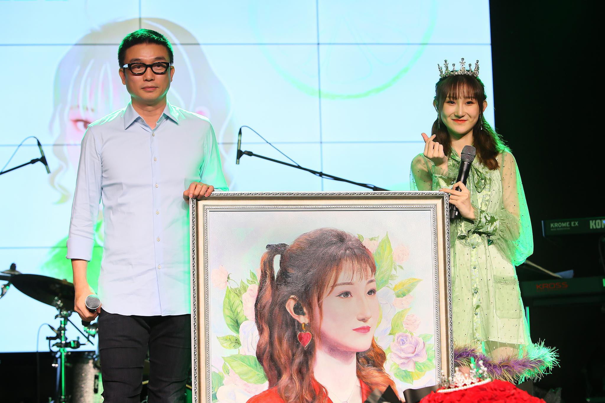 陈雪凝在深圳过生日新歌望穿秋水首唱惊喜满满