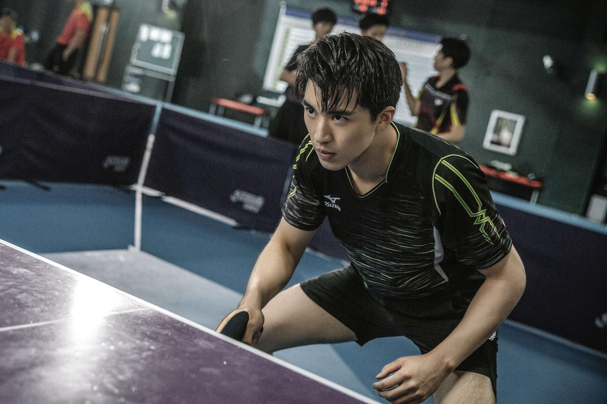 《荣耀乒乓》完美收官 许魏洲发文告别于克南恋恋不舍