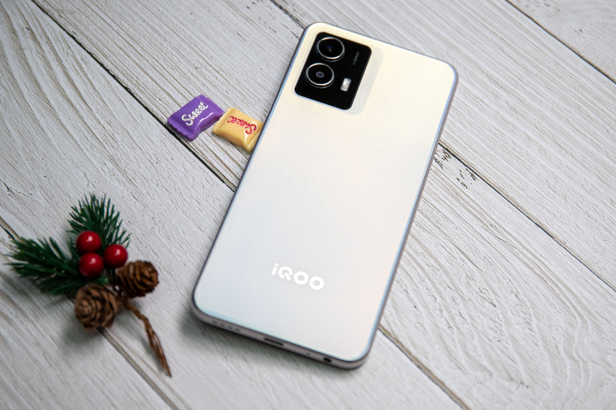 千元级长续航轻薄小金刚iqoou5图赏