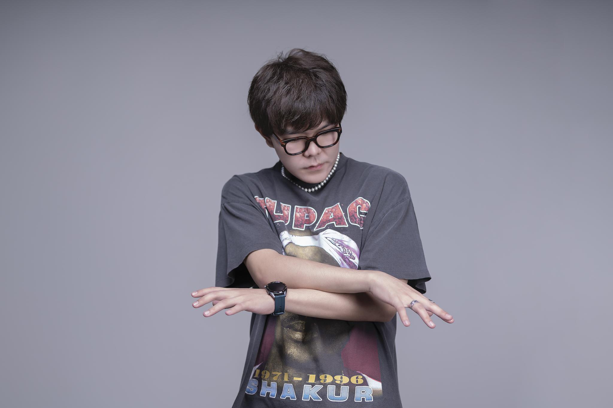 达布希勒图再发新歌原创词曲表达音乐态度