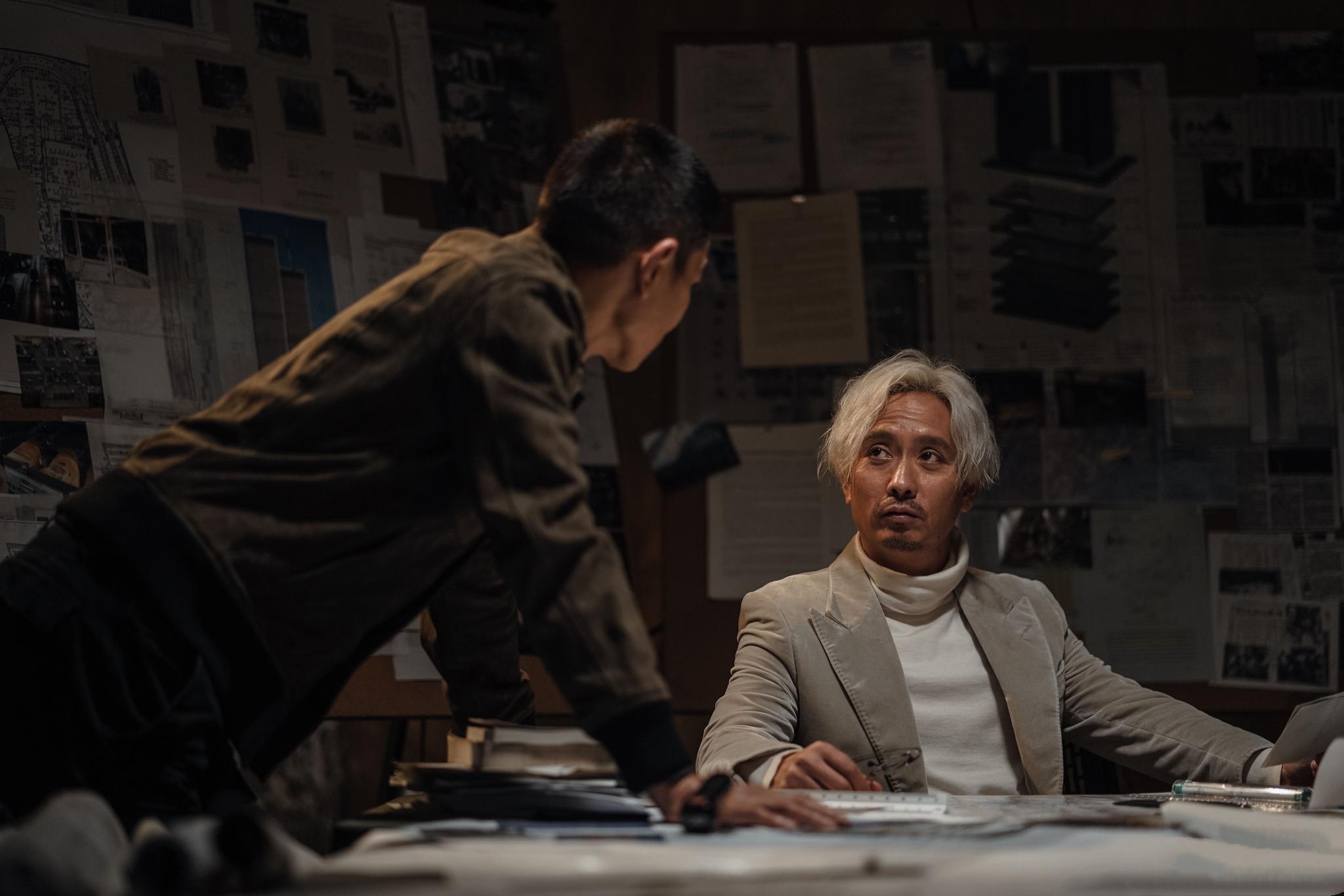 拆弹专家2票房破8亿谢君豪白发造型帅炸