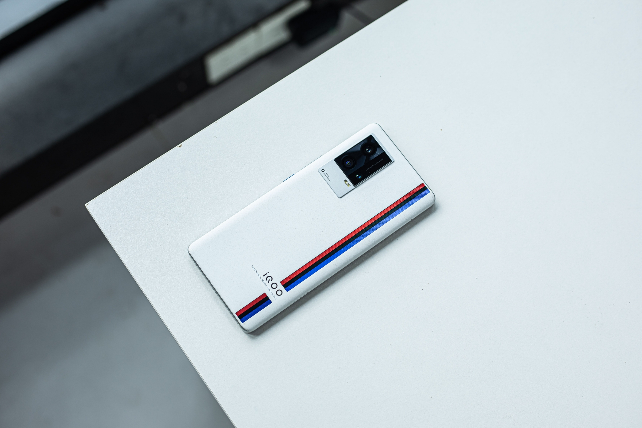 全面评测：iQOO 8 Pro同价位销量夺冠  为什么这么多人选择它？休闲区蓝鸢梦想 - Www.slyday.coM