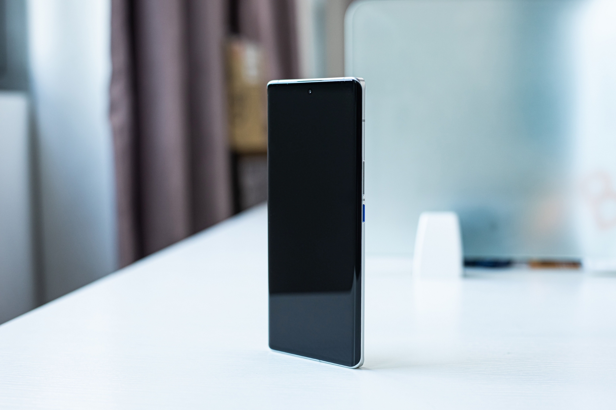 全面评测：iQOO 8 Pro同价位销量夺冠  为什么这么多人选择它？休闲区蓝鸢梦想 - Www.slyday.coM