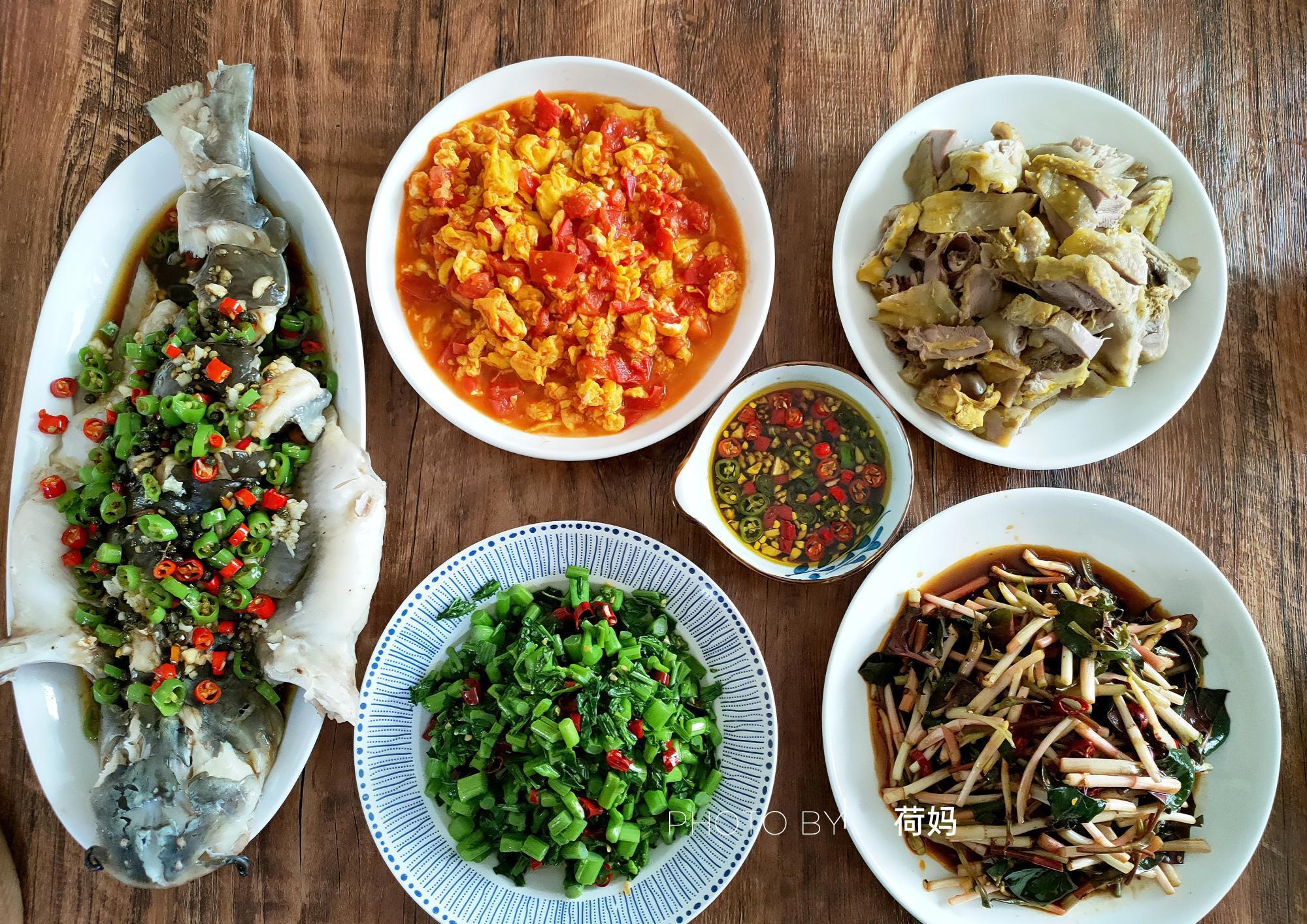 晒晒周末节日大餐,两荤三素摆上桌,营养美味下饭,成本不足80元