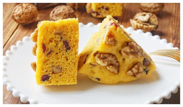 在家做好吃的核桃仁玉米面发糕,松软可口,比蛋糕还好吃__财经头条