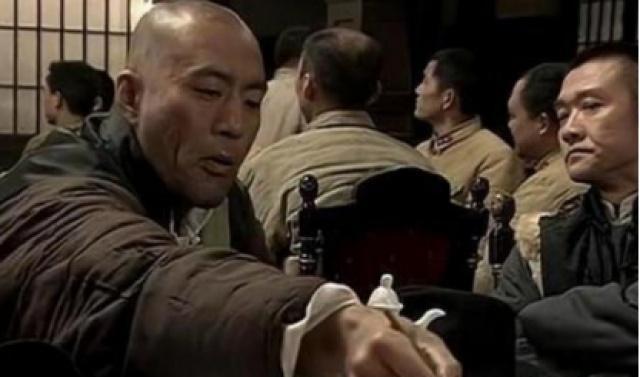 亮剑:日军军官平田一郎生日宴,旧版很家常菜,新版像满汉全席