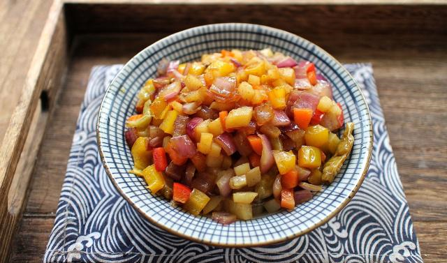 三个人的碗餐，做了五道菜，儿子最喜欢最后一个，您看怎样？休闲区蓝鸢梦想 - Www.slyday.coM