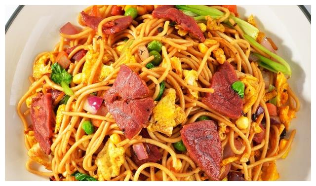 在家做炒面,牢牢记住3个窍门,炒面不成坨不粘锅,根根分明__财经头条