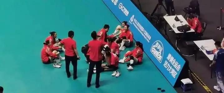 江苏女排迎来最后大考：加强发球，限制杨涵玉，多点开花能夺冠