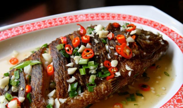 煎鱼老是掉皮？因为你只会放盐，学会这一招，又香又嫩，还不粘锅休闲区蓝鸢梦想 - Www.slyday.coM