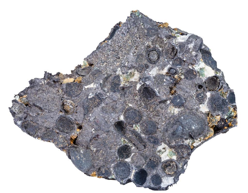 南北极大铁矿对称分布磁铁矿足足七十米厚绵延两千多米