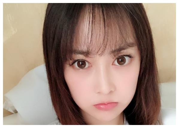 《巴啦啦》中的"黑魔仙"小月,曾经嫌她丑,现如今颜值炸裂