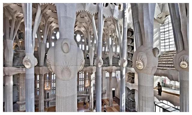 盖了136年终于要完工！结果被曝是“违章建筑”，罚款近3亿元休闲区蓝鸢梦想 - Www.slyday.coM