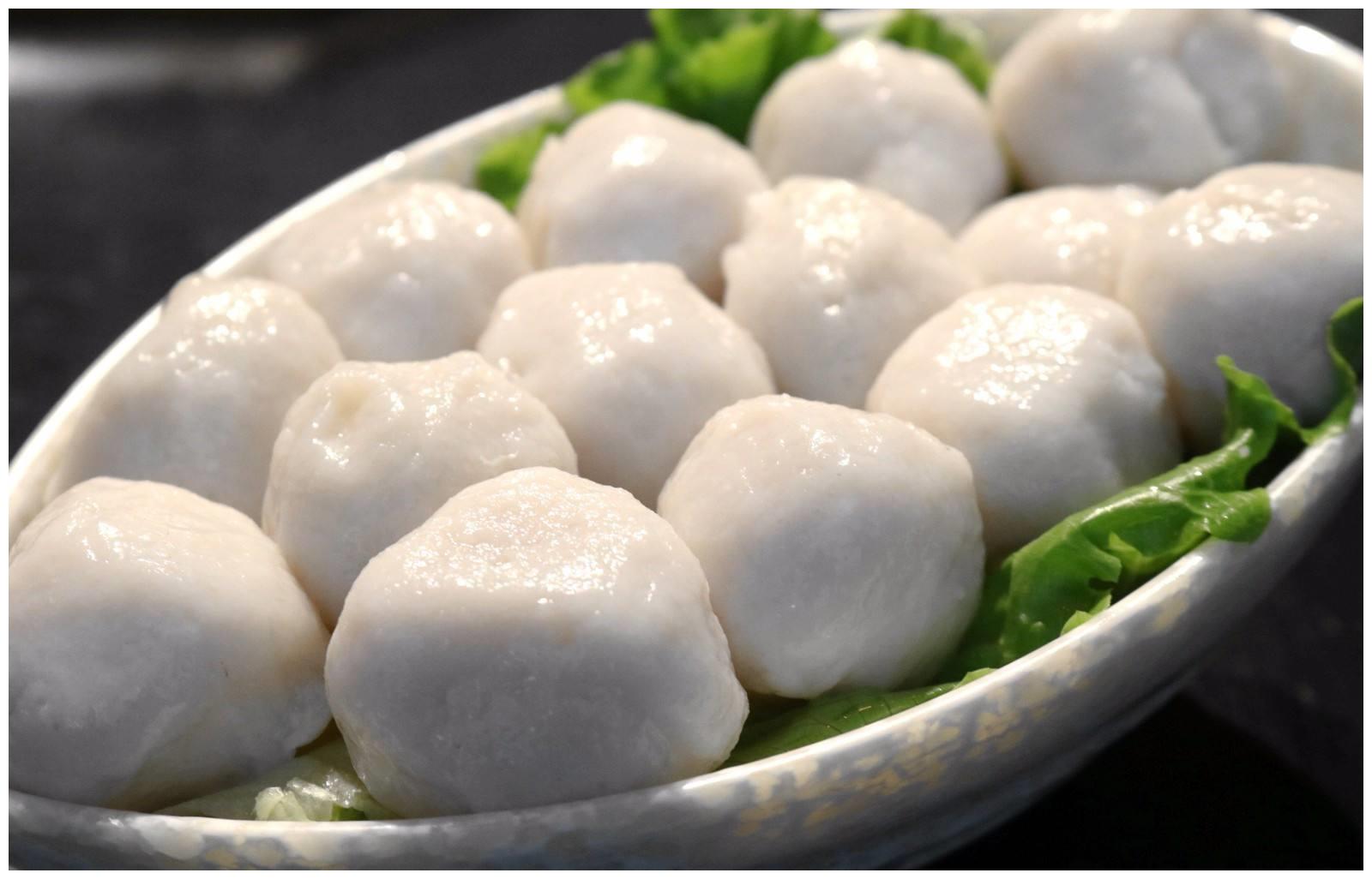 火锅必不可少的手工鱼丸,q弹有嚼劲,无淀粉无添加剂,安全放心