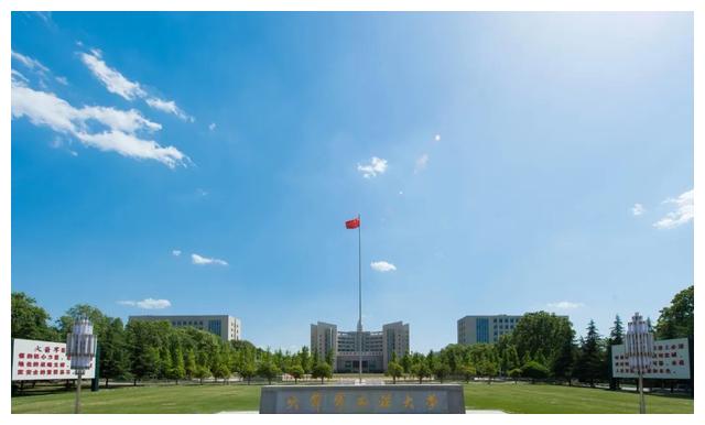 美如画的火箭军工程大学静待学子们归来
