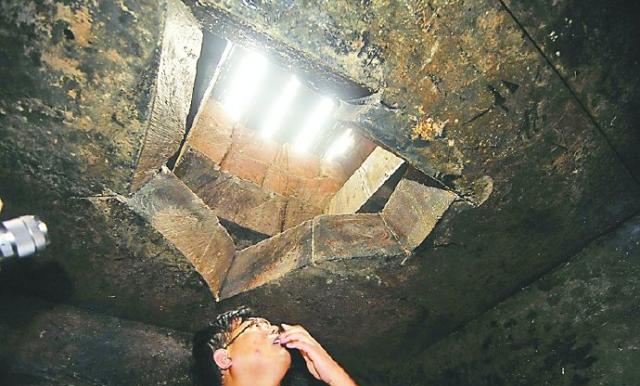 古庙下冒出一阵阵香气，考古队连忙勘察，专家：里面有皇太后陵墓休闲区蓝鸢梦想 - Www.slyday.coM