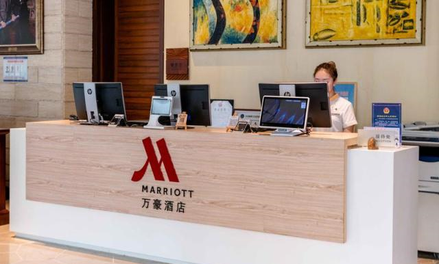 三亚最漂亮的网红酒店之一，游客少，景色美到窒息，收藏了下次去休闲区蓝鸢梦想 - Www.slyday.coM