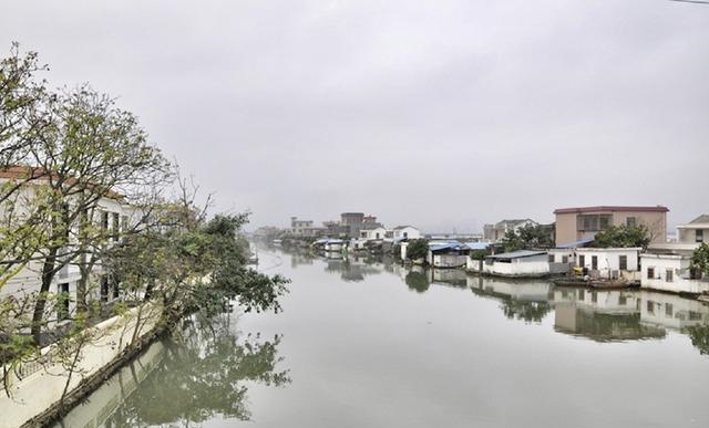 村庄人口_中国人口最多的村庄,全村居民姓同一个字,人口相当于一个小县城