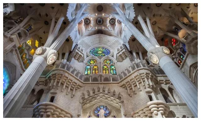 盖了136年终于要完工！结果被曝是“违章建筑”，罚款近3亿元休闲区蓝鸢梦想 - Www.slyday.coM