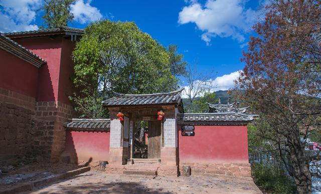 云南省唯一没有改过名字的村落，距今1000年，这才是世外桃源休闲区蓝鸢梦想 - Www.slyday.coM