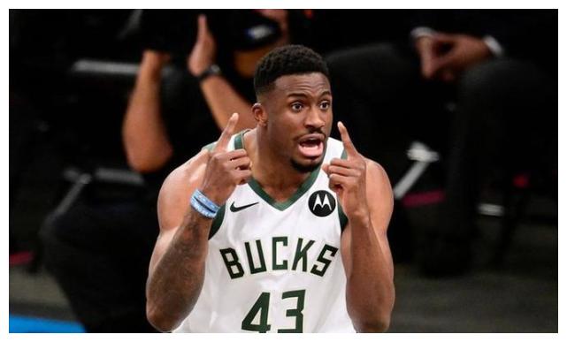 据报道,字母哥的哥哥萨纳西斯-阿德托昆博因为触发健康与安全协议,将