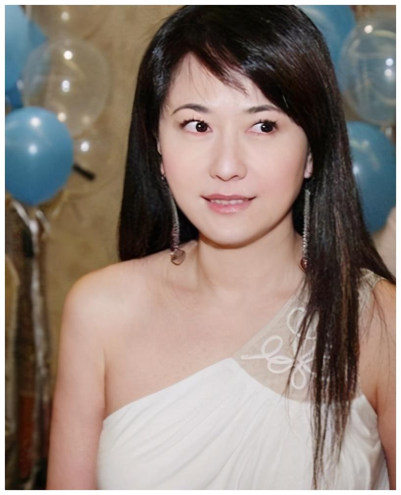 戈伟如|嫁入豪门|净身出户_新浪新闻