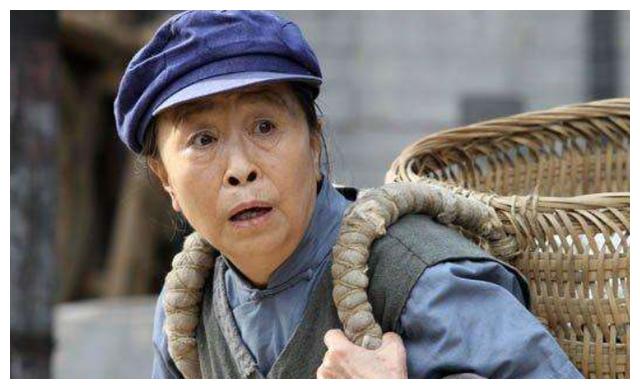 3岁丧父,62岁爆红,如今83岁的"丑娘"张少华过得怎样了?