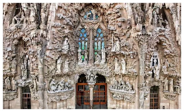 盖了136年终于要完工！结果被曝是“违章建筑”，罚款近3亿元休闲区蓝鸢梦想 - Www.slyday.coM