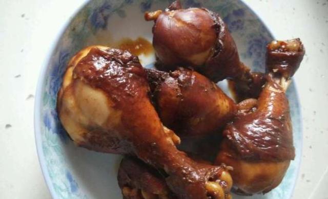 制作卤鸡腿多加这一步味香肉嫩有嚼劲