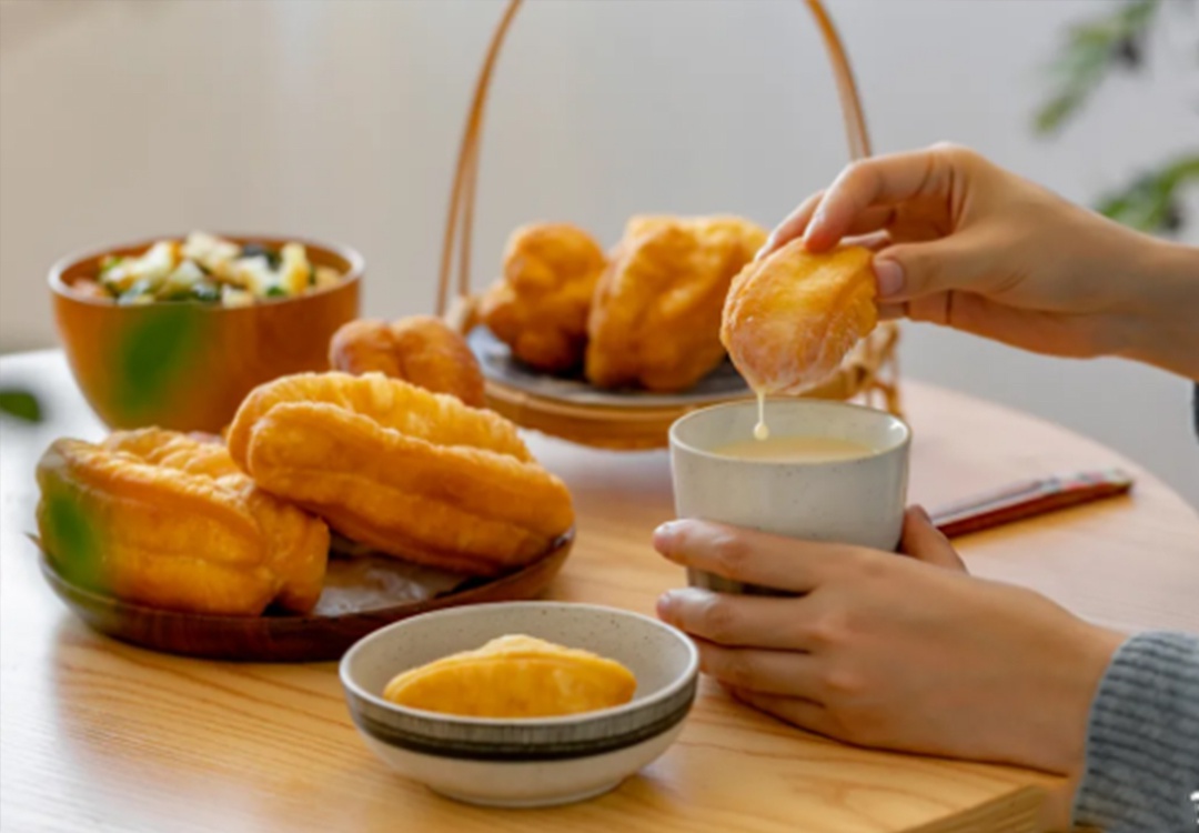 教你国宴油条的正宗做法松脆酥软黄磊都翻车的国民早餐