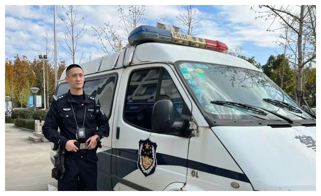 牛!海宁一侦查员体检时“顺便”抓了个嫌疑人,这还没完……休闲区蓝鸢梦想 - Www.slyday.coM 牛!海宁一侦查员体检时“顺便”抓了个嫌疑人,这还没完……休闲区蓝鸢梦想 - Www.slyday.coM