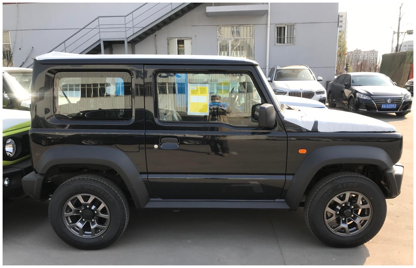 2020款铃木吉姆尼实拍15l分时四驱专业越野亮点征服更多路面