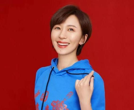 "央视国脸"欧阳夏丹:在笑脸背后,有多少不为人知的辛酸