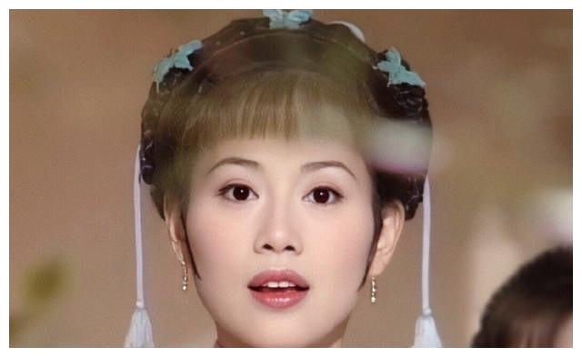 她一出道便爆红,35岁患病无人管,嫁给初恋后一直没有孩子